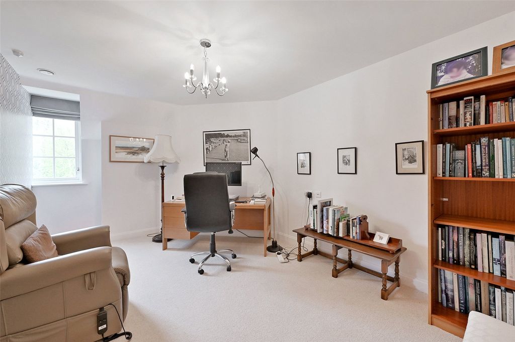 Additional image 8 of 2 bed flat to rentFosseway, Stow On The Wold, Cheltenham, Gloucestershire GL54