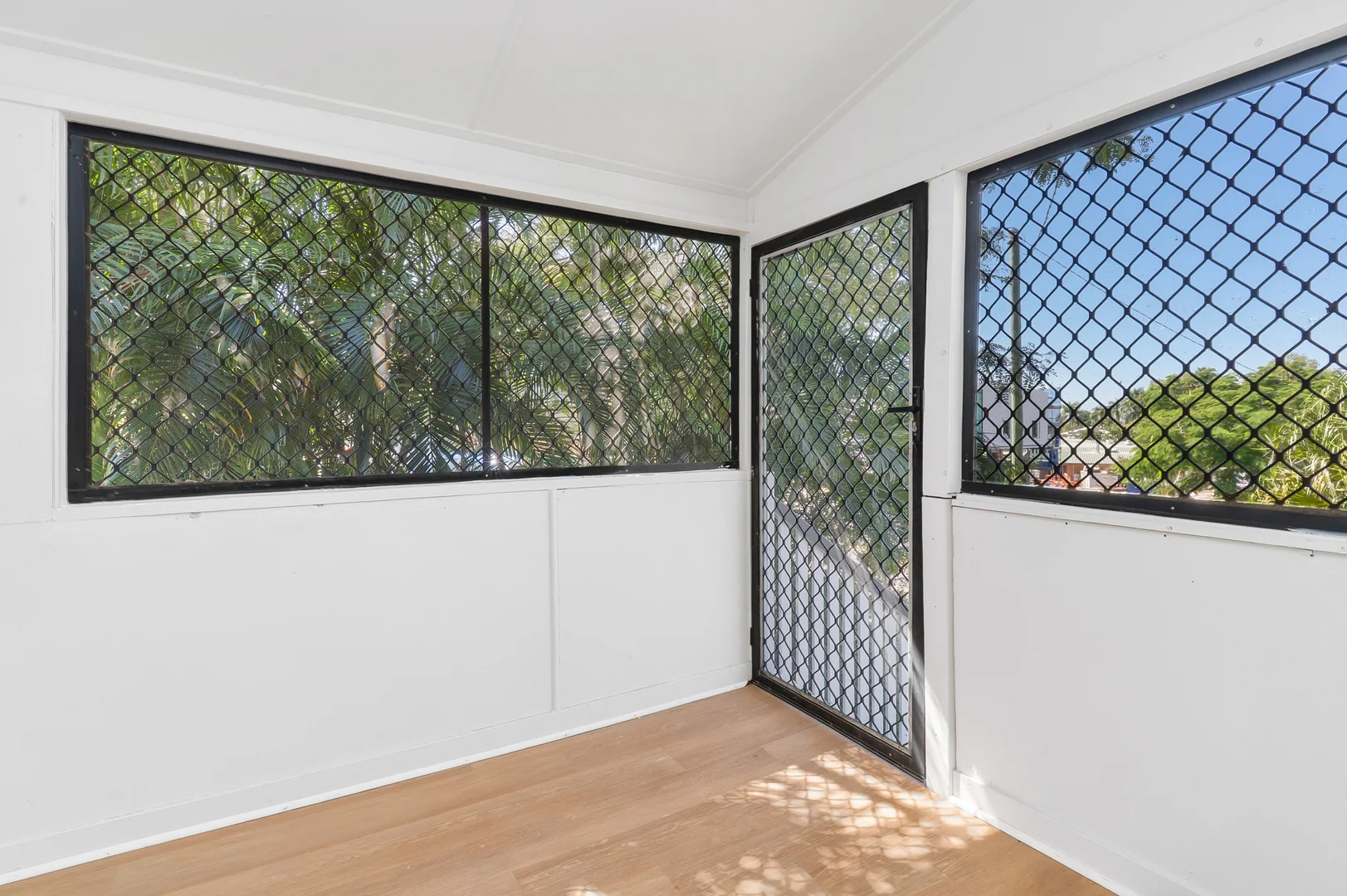 20 Quarry Street, The Range QLD 4700 photo 4