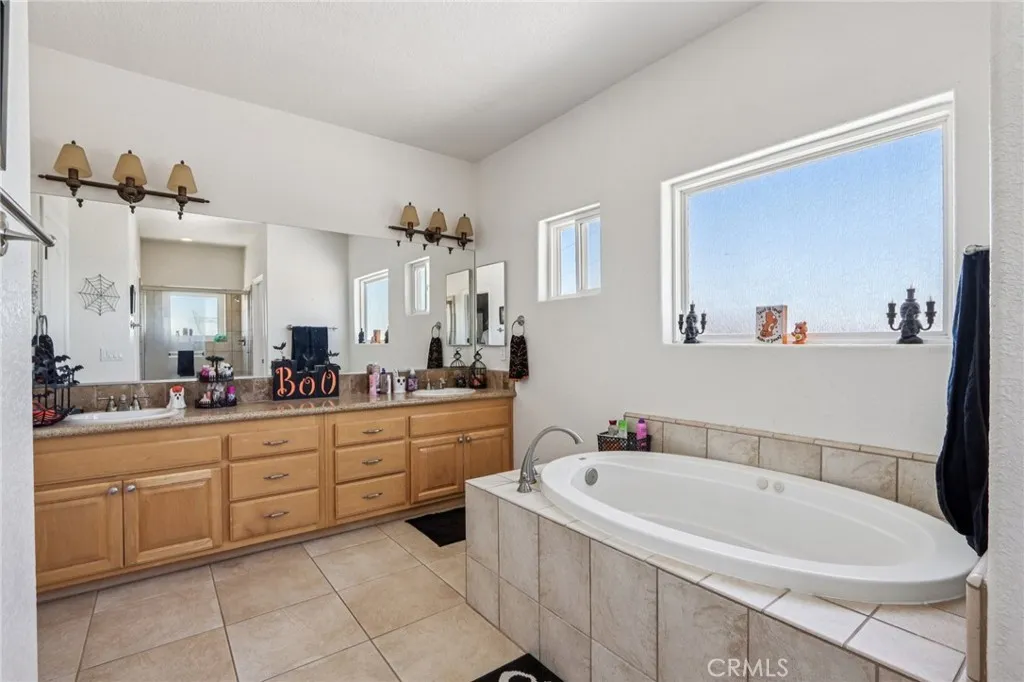 Additional image 26 of 8294 Aster Road, Oak Hills, CA 92344