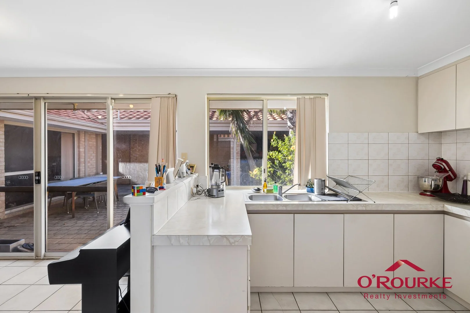 Additional image 6 of 1,2,3/192 Scarborough Beach Road, Doubleview WA 6018