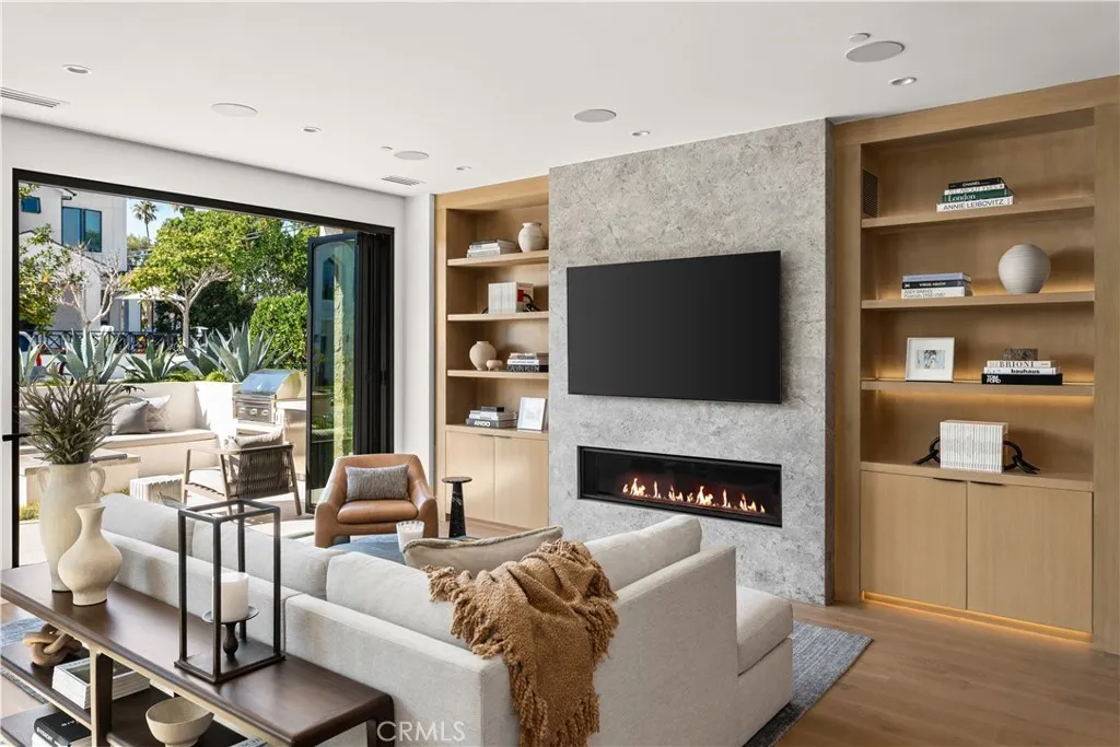 Additional image 3 of 412 Heliotrope Ave, Corona Del Mar, CA 92625