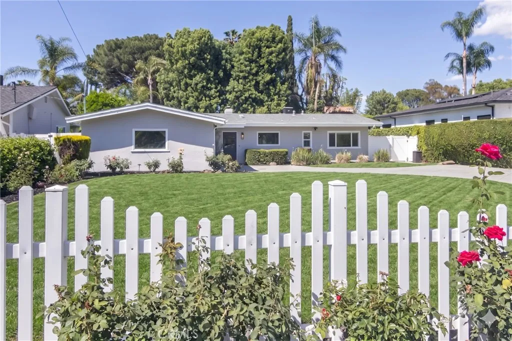 Additional image 2 of 23265 Sylvan St, Woodland Hills, CA 91367