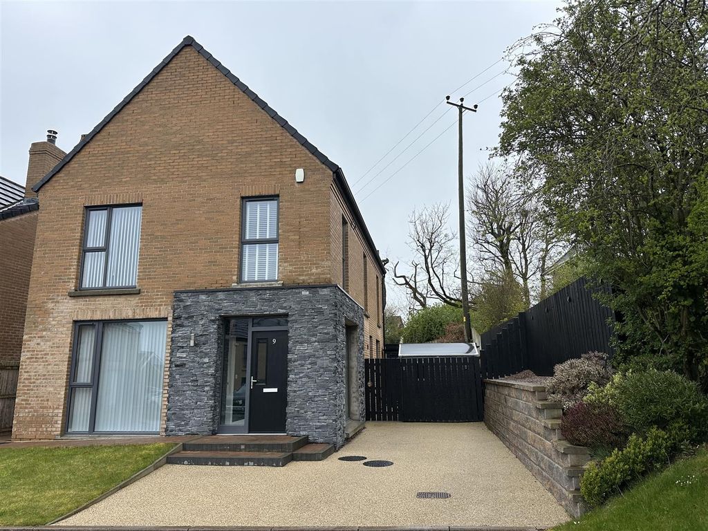 4 bed detached house to rentRockland View, Ballyclare BT39