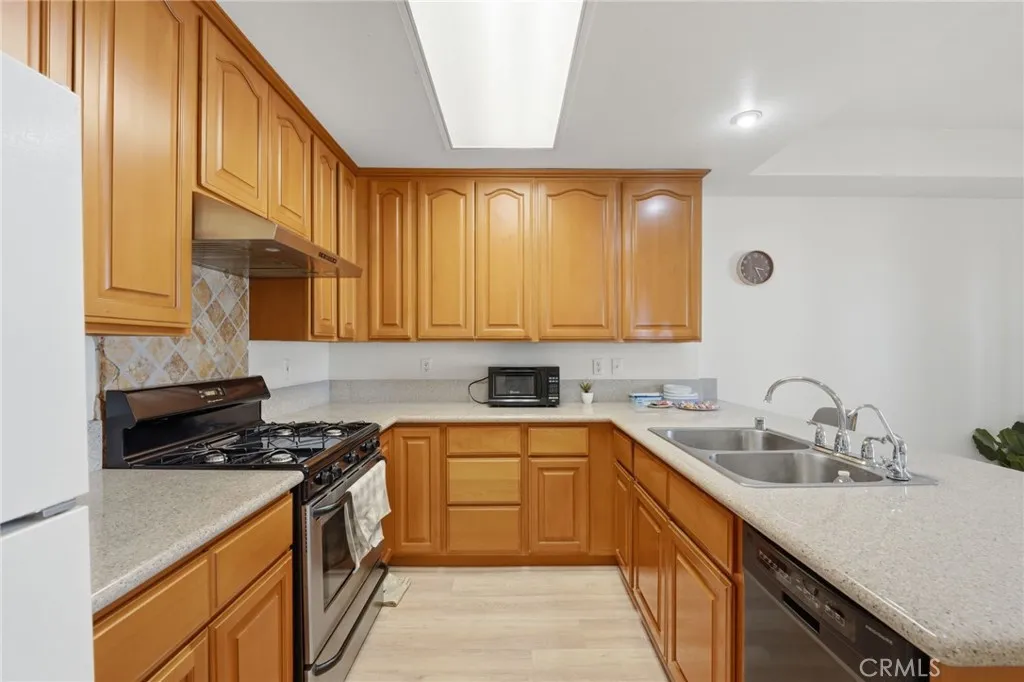 Additional image 3 of 17888 Alburtis Avenue Unit B117, Artesia, CA 90701