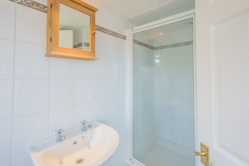 Additional image 11 of 4 bed semi-detached house to rentLydiard Way, Trowbridge BA14