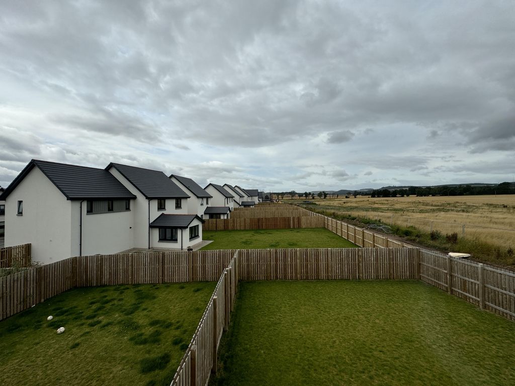 Additional image 45 of 3 bed semi-detached house to rent3 Strathgray Wynd, Dundee DD2