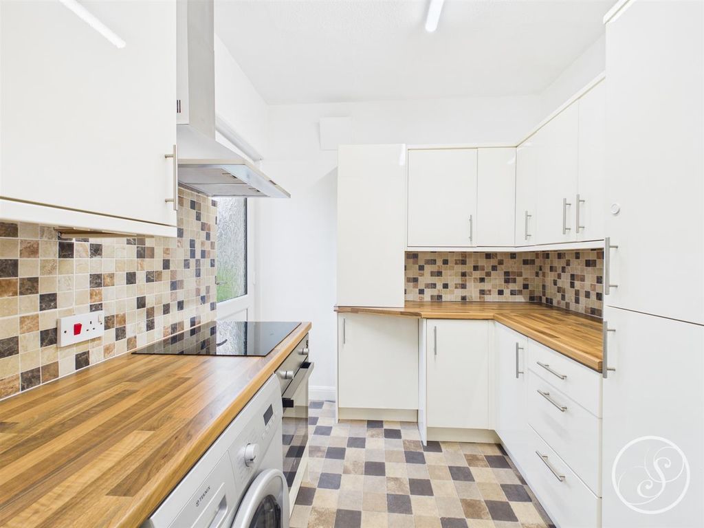 Additional image 14 of 2 bed flat to rentSandringham Drive, Leeds LS17