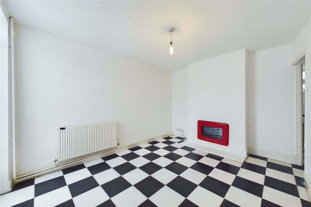 Additional image 6 of 2 bed terraced house to rentHambridge Road, Newbury, Berkshire RG14