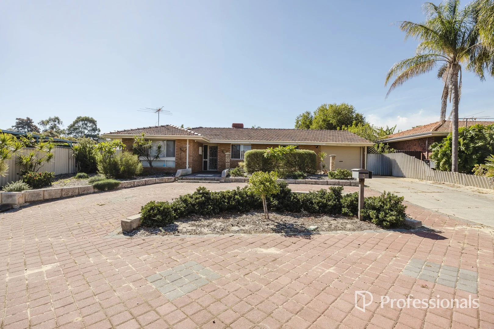3 Borden Road, Marangaroo WA 6064