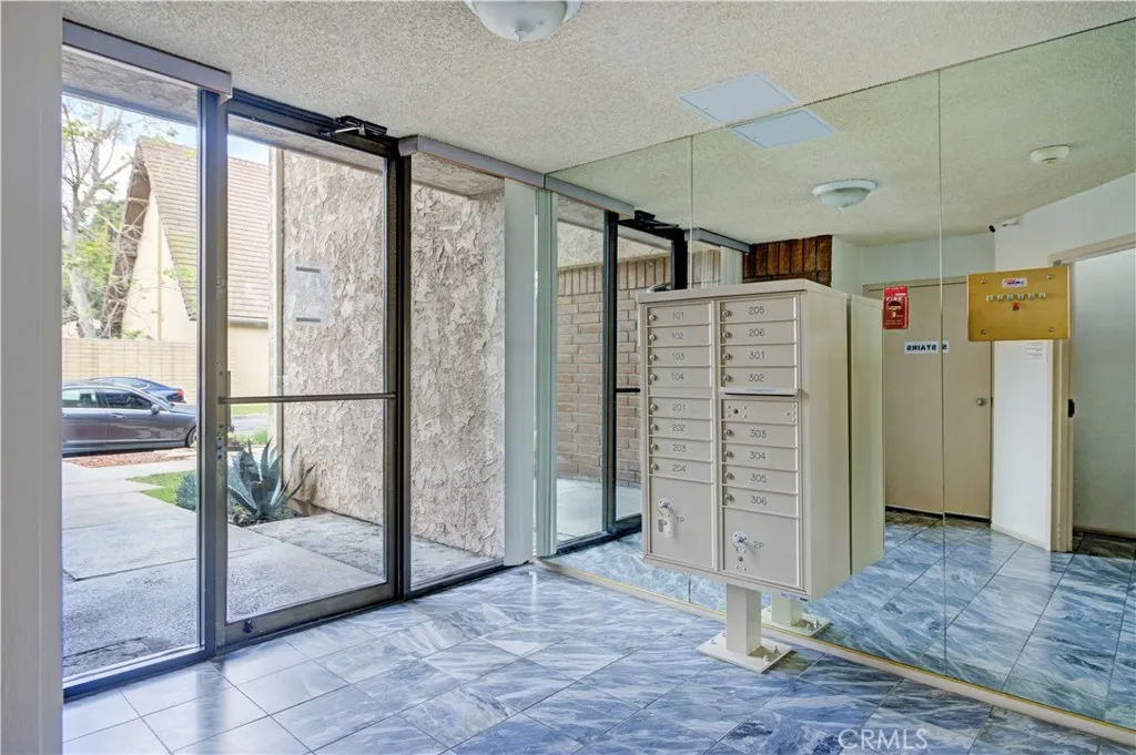 4110 Elm Avenue Unit 203, Long Beach, CA 90807