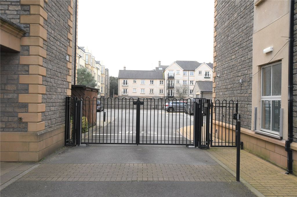 Additional image 12 of 2 bed flat to rentBeach Road, Weston-Super-Mare, North Somerset BS23