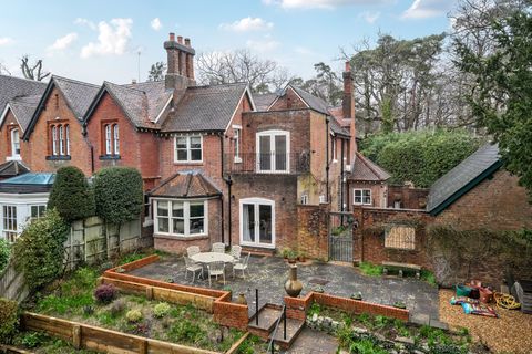 Bassett Green Road, Bassett, Southampton, Hampshire SO16