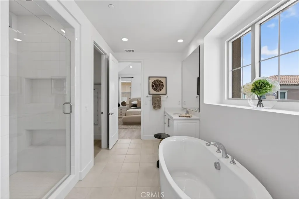 Additional image 75 of 155 Somera, Irvine, CA 92602