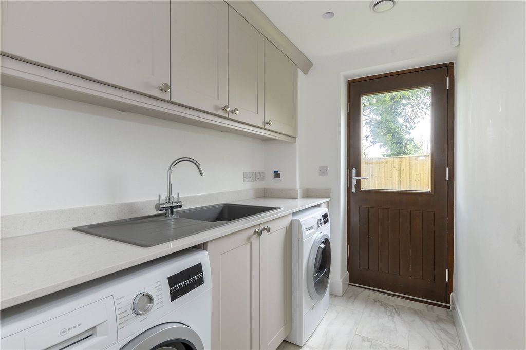 Additional image 5 of 4 bed detached house to rentRolling Fields View, Heathfield, East Sussex TN21