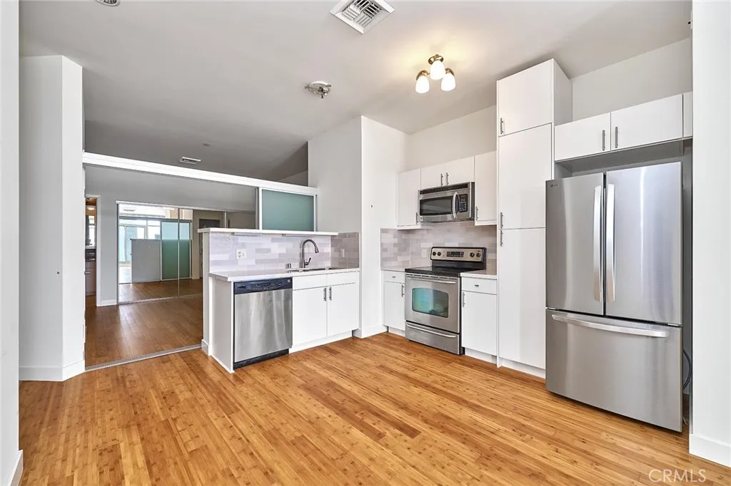 Additional image 6 of 3810 Wilshire Blvd Unit 1904, Los Angeles, CA 90010