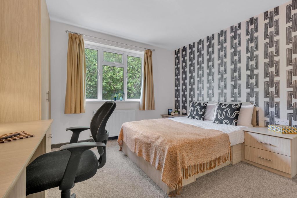 Additional image 7 of 5 bed shared accommodation to rentAsh Road, Leeds LS6