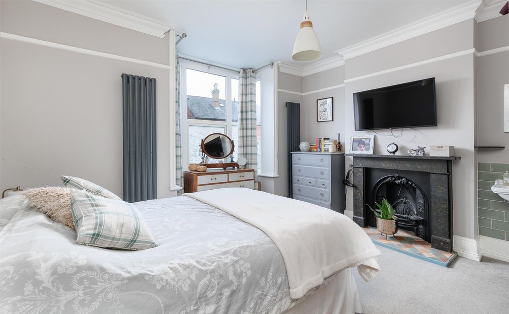 Additional image 14 of 4 bed semi-detached house for saleCowes, Isle Of Wight PO31
