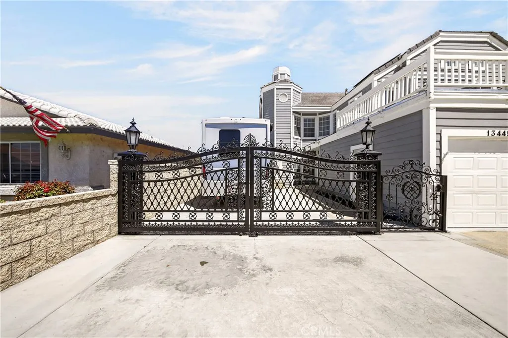 13445 Anchor Dr, Victorville, CA 92395