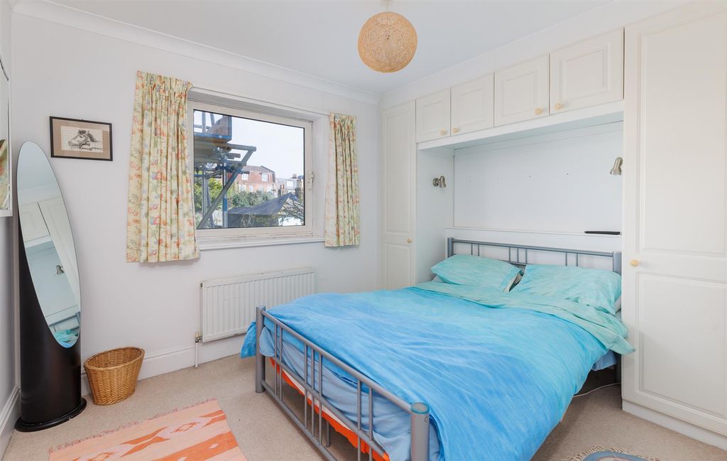 Additional image 16 of 3 bed flat for saleAdmiral Gardens, Cowes PO31