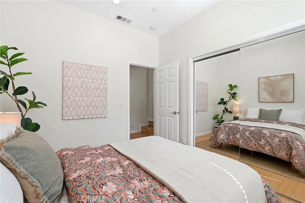 Additional image 73 of 435 Eton Drive, Burbank, CA 91504