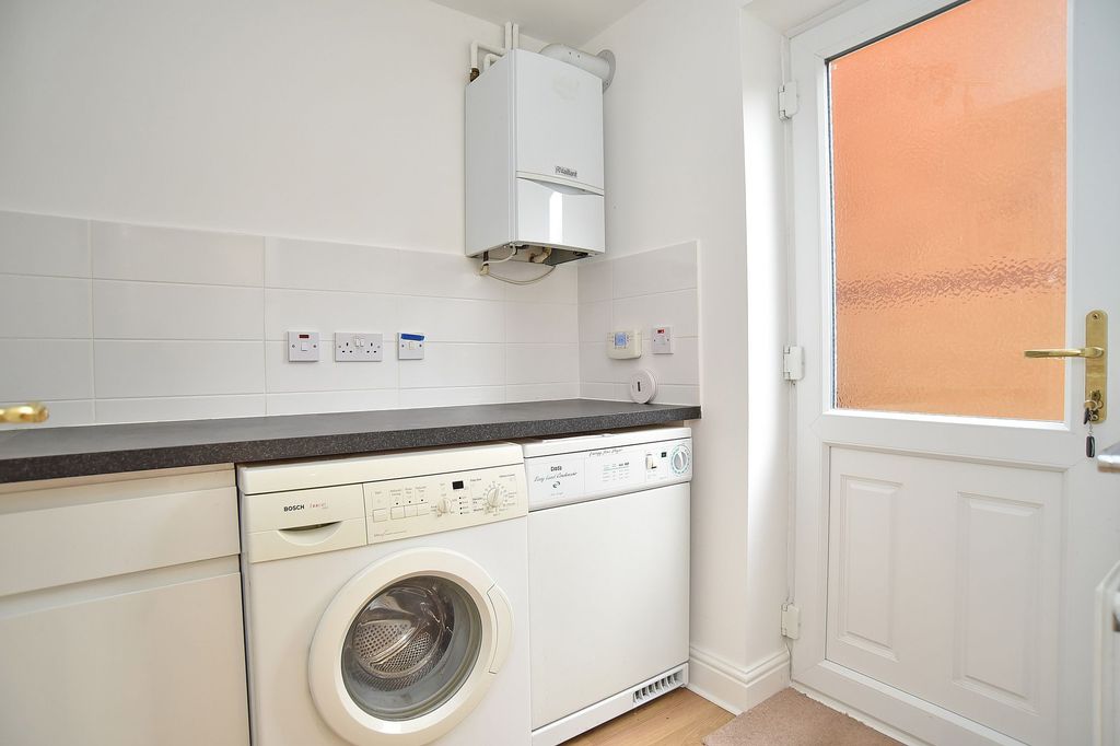 Additional image 10 of 5 bed detached house to rentBarnwell Crescent, Harrogate HG2