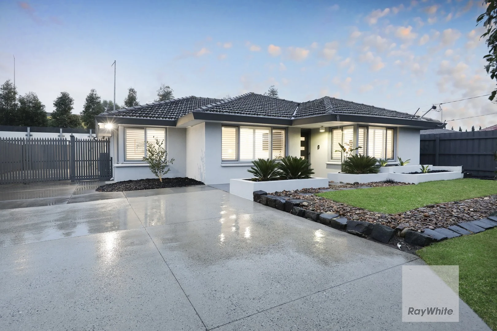 9 Fleetwood Court, Gladstone Park VIC 3043