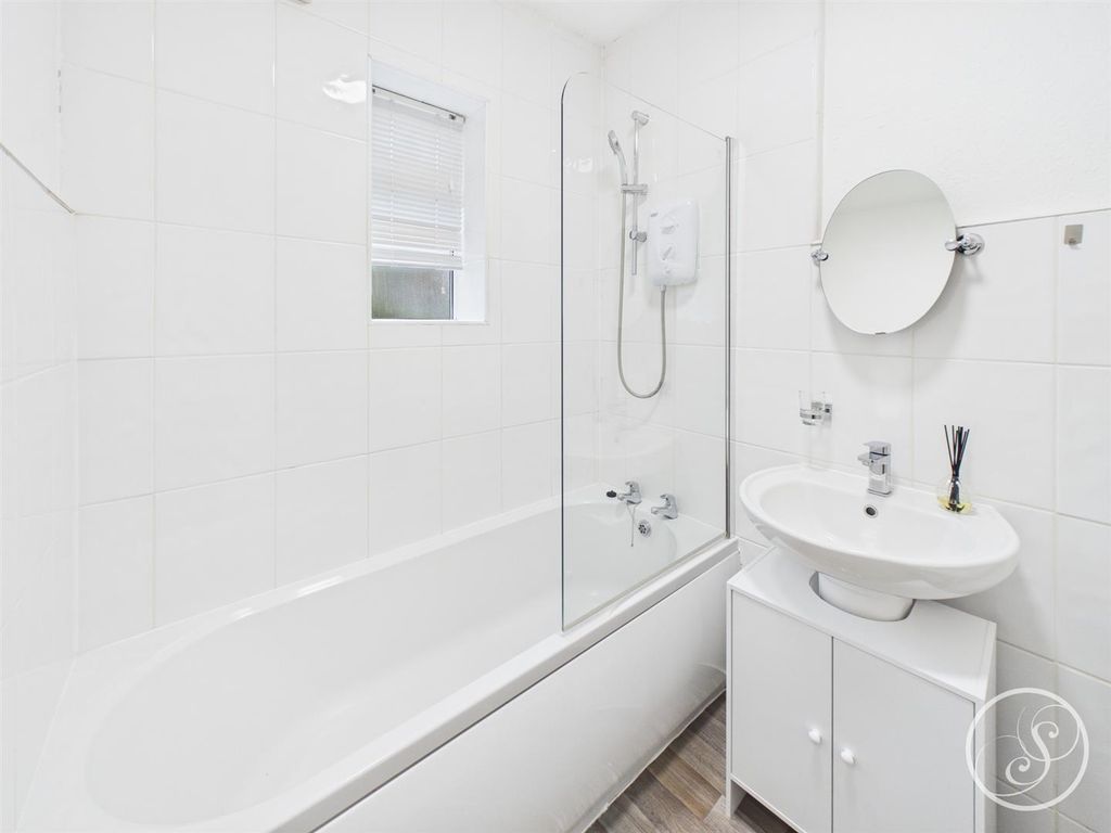Additional image 16 of 2 bed flat to rentSandringham Drive, Leeds LS17