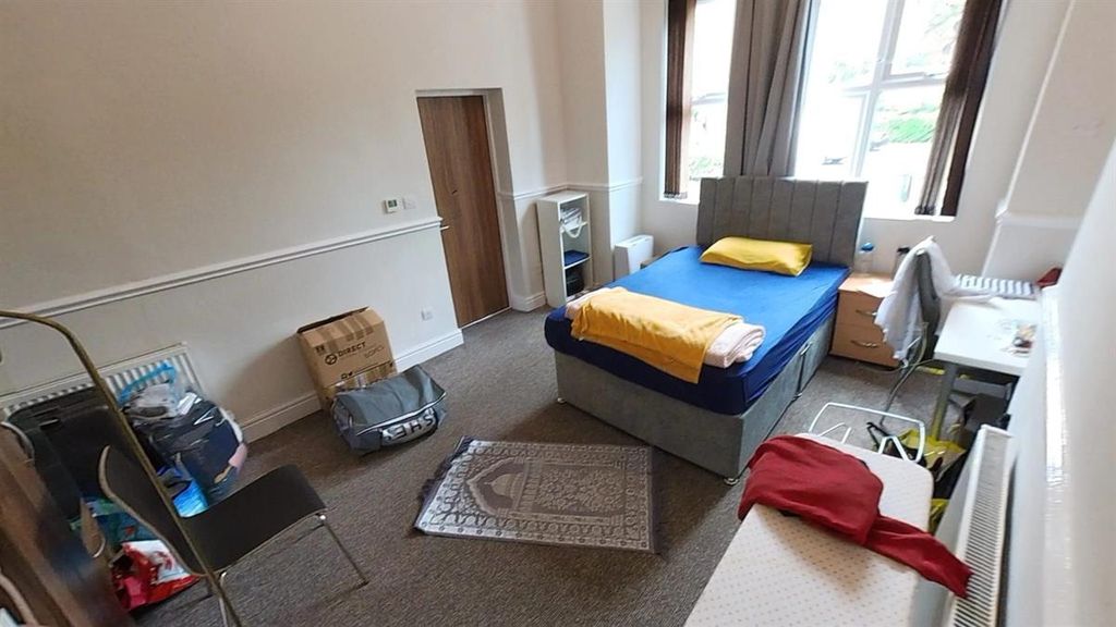 Additional image 4 of 11 bed semi-detached house to rentMauldeth Road Gatley, Manchester M20