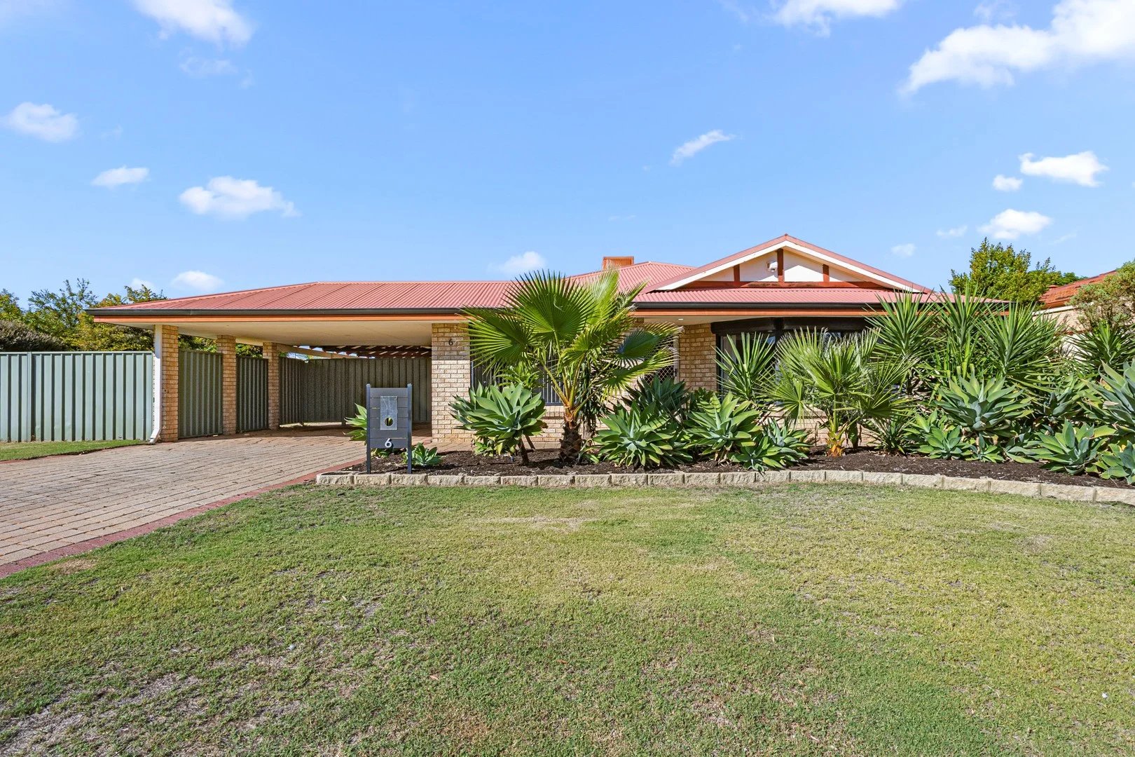 6 Dusenberg Mews, Atwell WA 6164