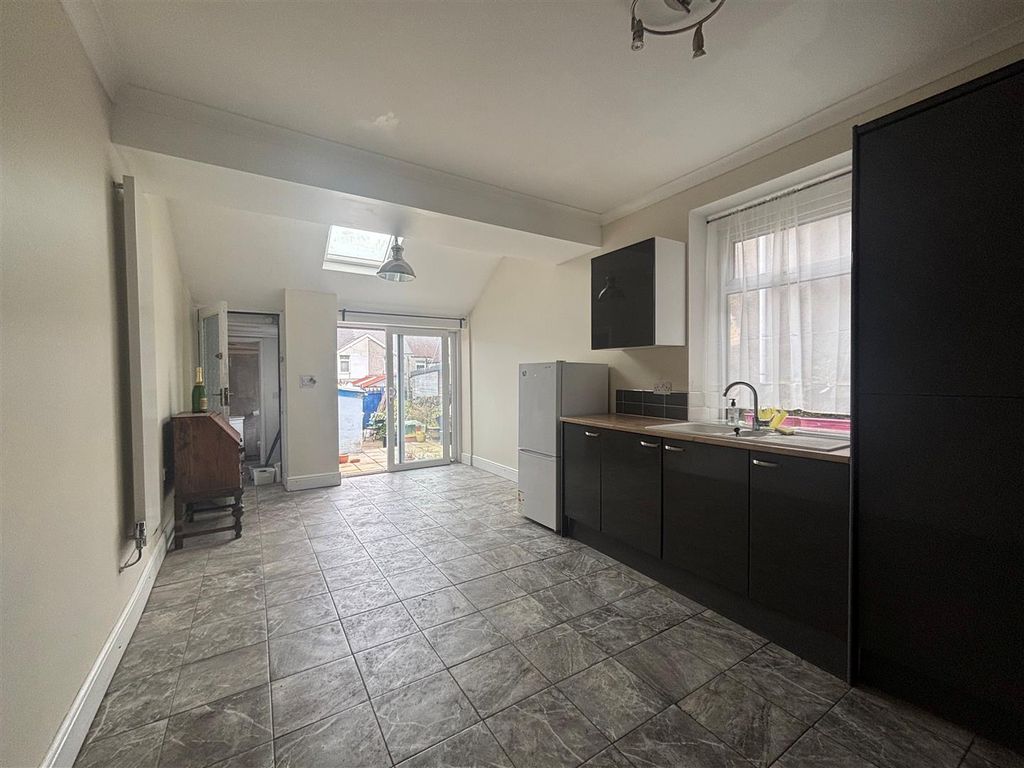 Additional image 7 of 3 bed property to rentStation Terrace, Caerphilly CF83