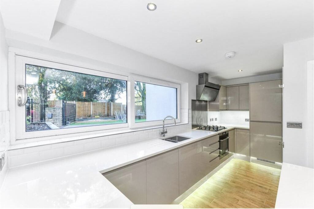Additional image 4 of 5 bed property to rentElm Bank, Nottingham NG3