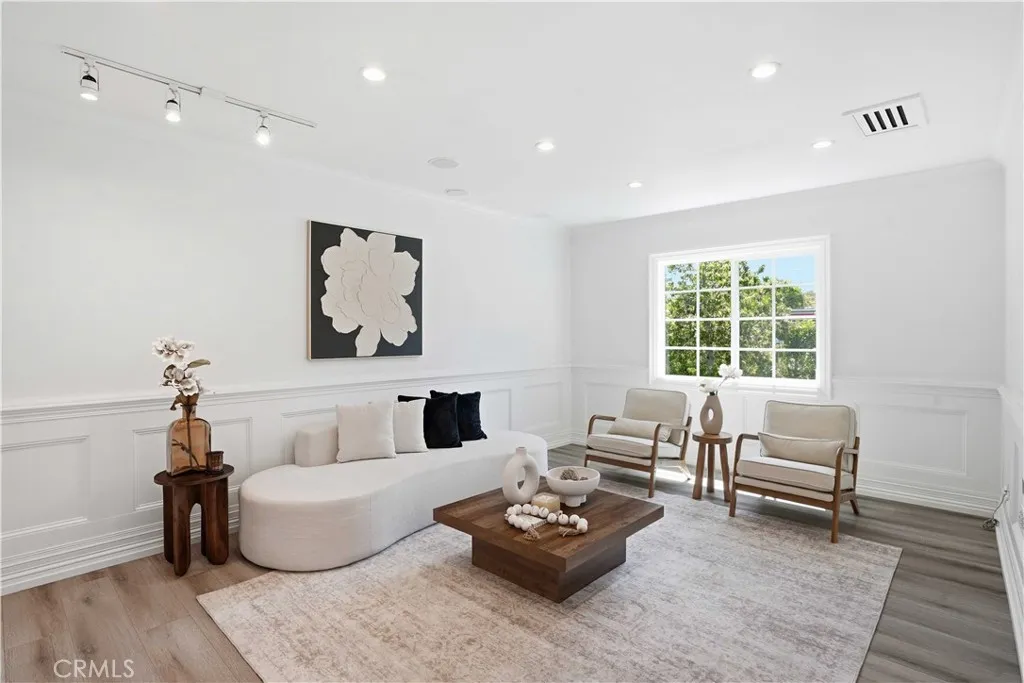 Additional image 5 of 17721 Burbank Blvd, Encino, CA 91316