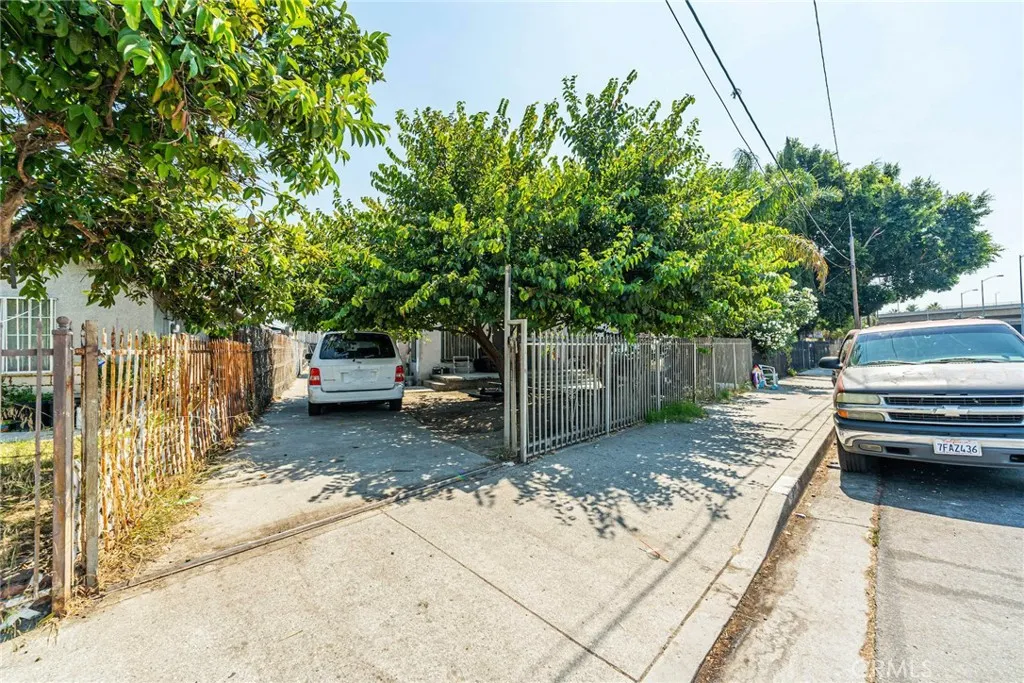Additional image 8 of 11422 Willowbrook Ave, Los Angeles, CA 90059