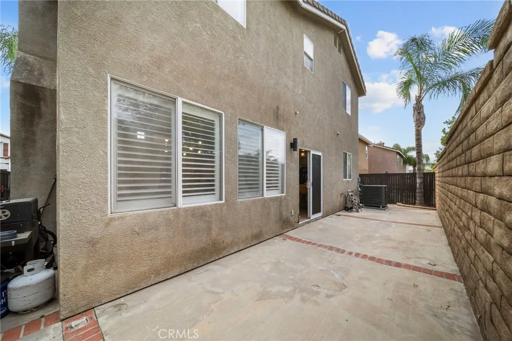 28341 Willow Court, Saugus, CA 91350
