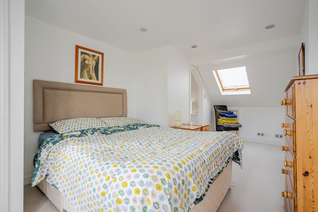 Additional image 7 of 4 bed property to rentBolton Road, Windsor SL4