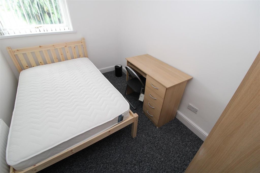 Additional image 4 of 4 bed semi-detached house to rentPark Street Treforest, Pontypridd CF37