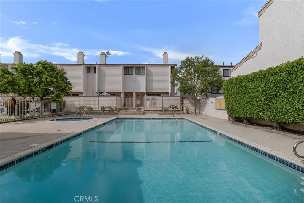 Additional image 63 of 10231 Independence Ave Unit C17, Chatsworth, CA 91311