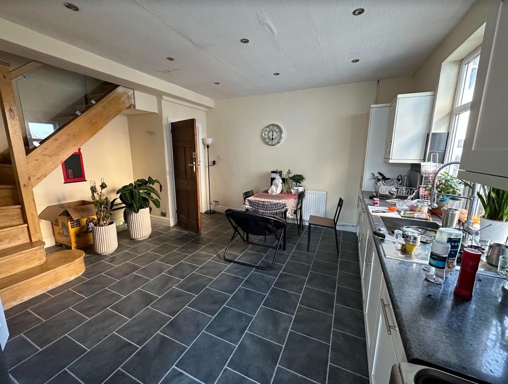 Additional image 9 of 6 bed semi-detached house to rentGloucester Road North, Bristol BS7