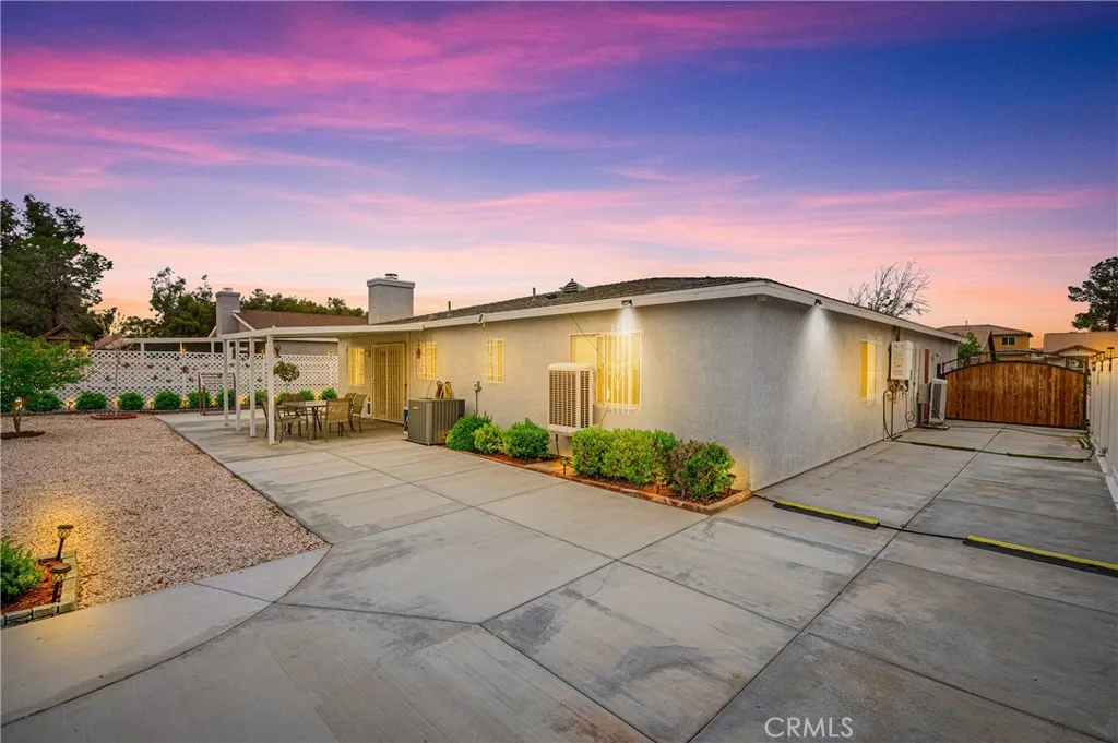 14325 Katie Dr, Adelanto, CA 92301 photo 4