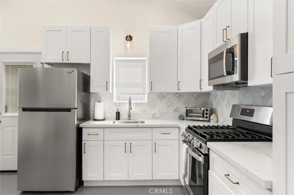 Additional image 88 of 3903 W 59th Place, Los Angeles, CA 90043