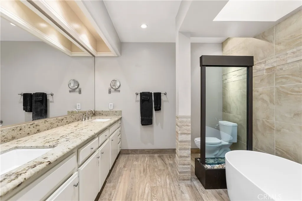 Additional image 12 of 16580 Bordeaux Ln, Huntington Beach, CA 92649