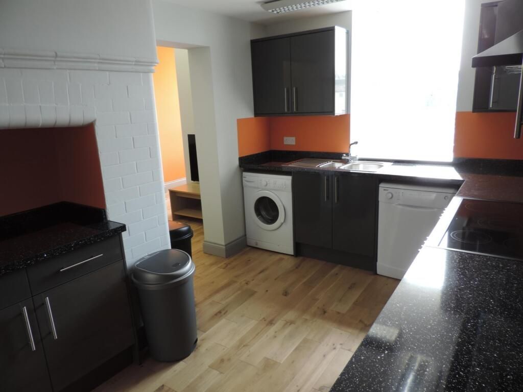 6 bed flat to rentLustrous House, Green Street, Gillingham ME7