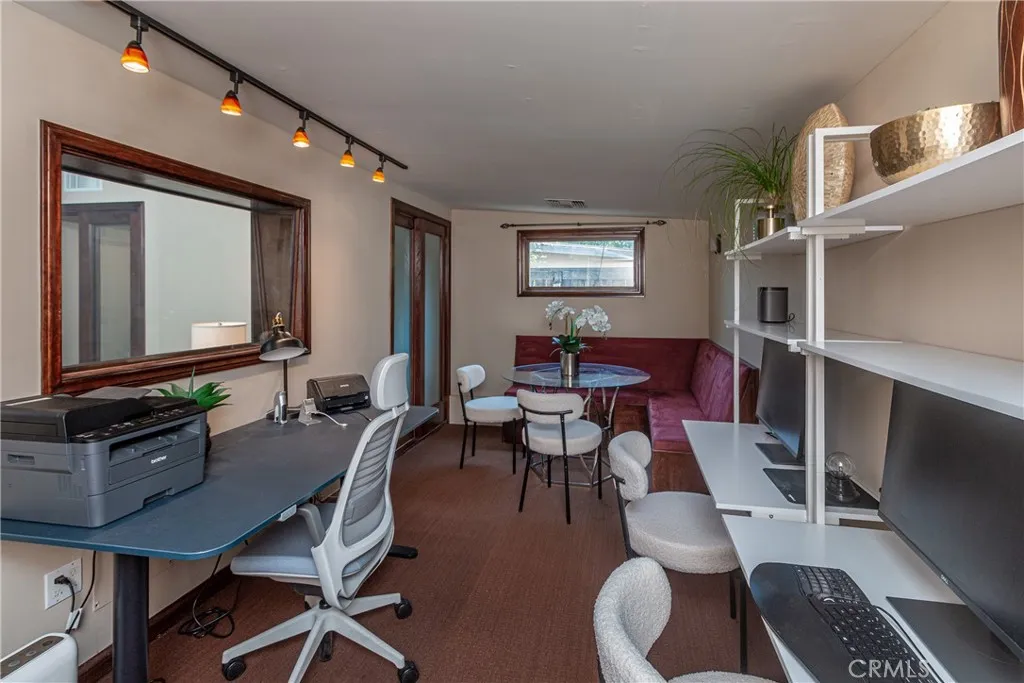 Additional image 69 of 409 S Lamer St, Burbank, CA 91506