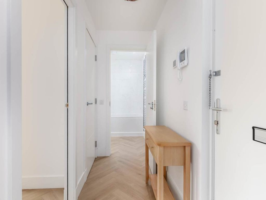 Additional image 7 of 1 bed flat to rentFestival Court, Festival Park, Glasgow G51