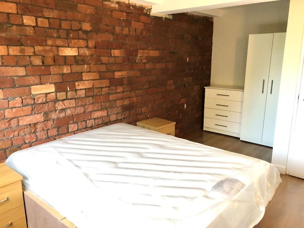 Additional image 9 of 4 bed flat to rentWhingate, Leeds LS12