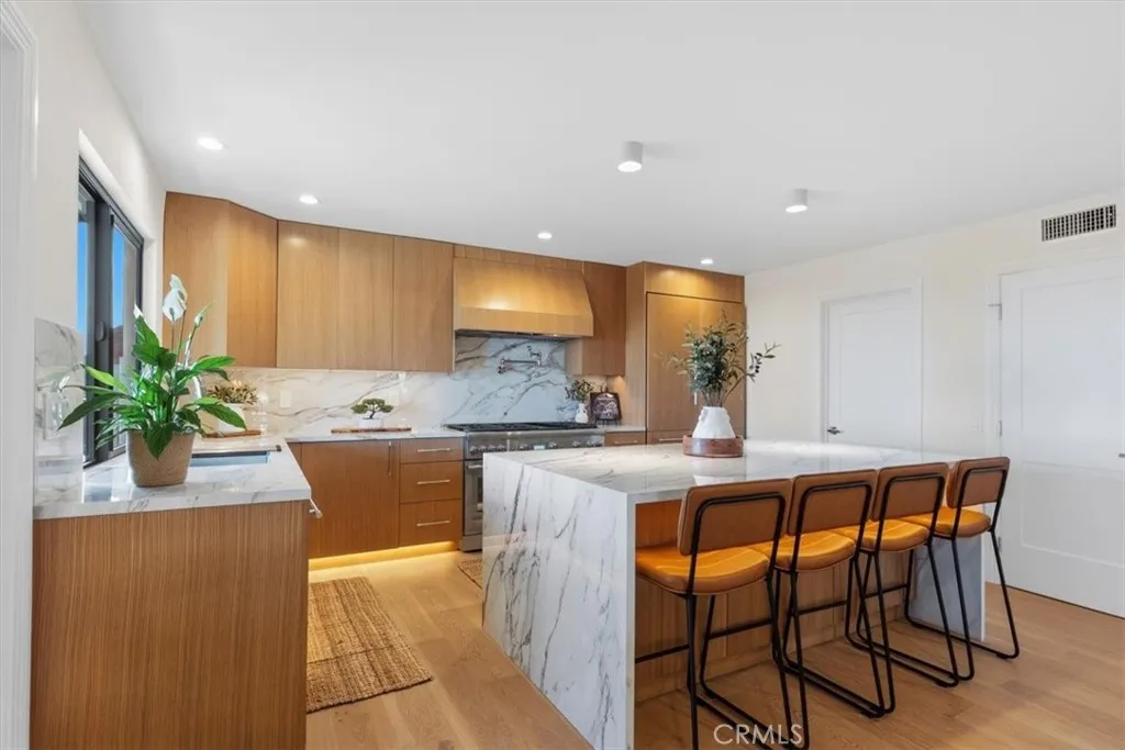 Additional image 102 of 834 Moorside Drive, Glendale, CA 91207