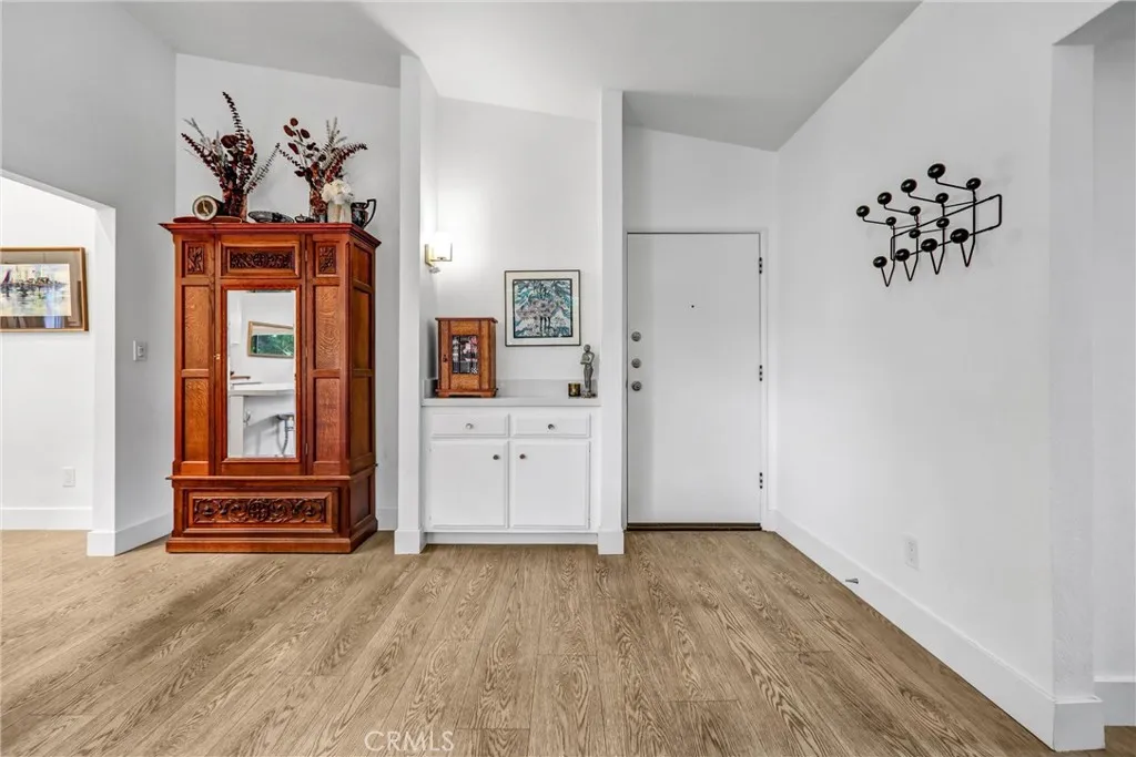 Additional image 3 of 5805 Whitsett Avenue Unit 201, Valley Village, CA 91607