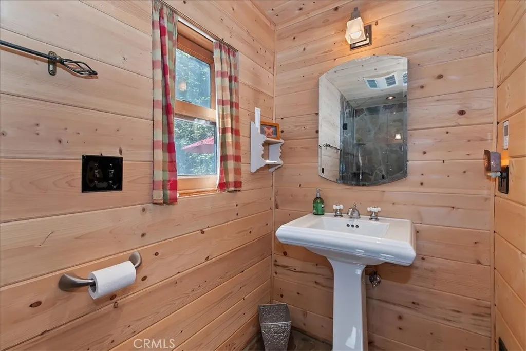 Additional image 16 of 851 Cottage Grove Rd, Lake Arrowhead, CA 92352