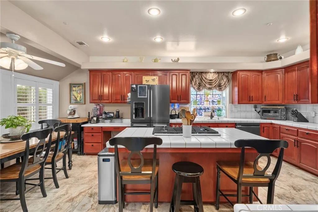 Additional image 80 of 334 Lakeside Ave, Redlands, CA 92373
