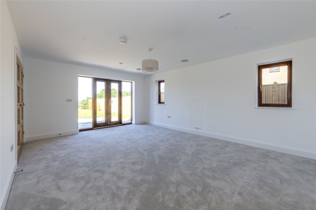 Additional image 5 of 4 bed detached house to rentRolling Fields View, Heathfield, East Sussex TN21